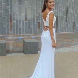 Sherri Hill white prom dress